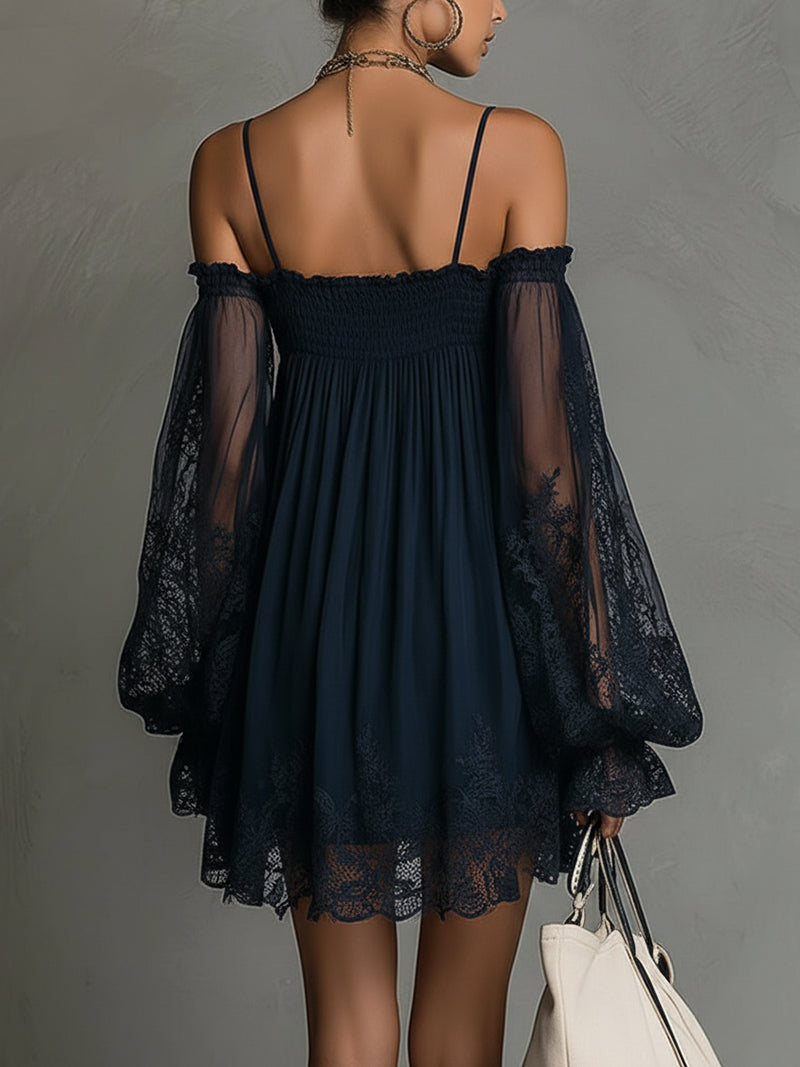 Noemi | vestito mini in chiffon blu navy con scollatura a spalle scoperte, bordo in pizzo e maniche trasparenti