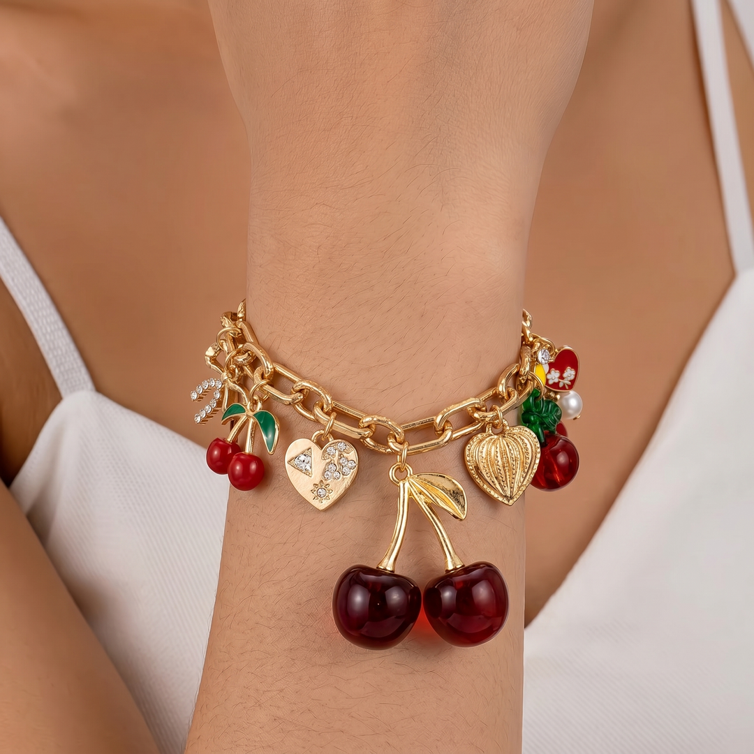 Braccialetto con ciondolo a forma di ciliegia rossa