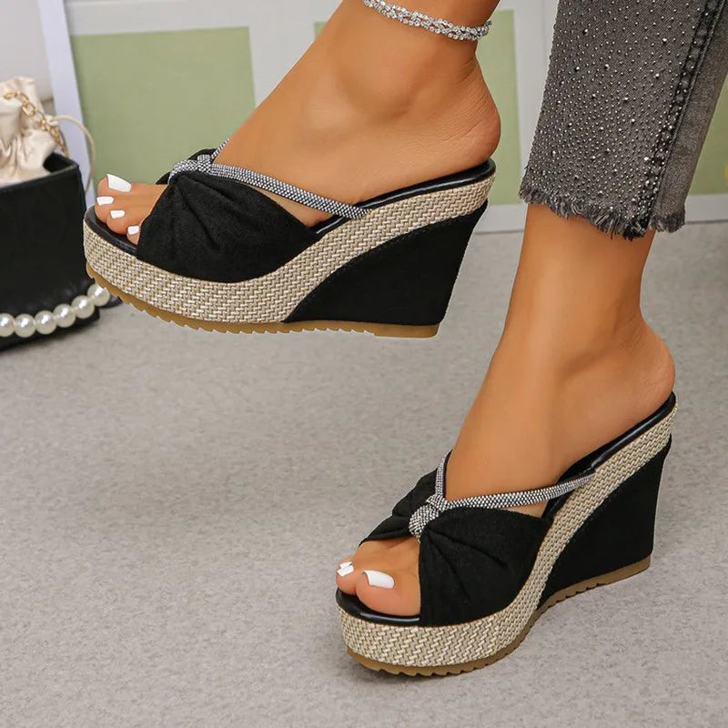 Pantofole Naomi con plateau