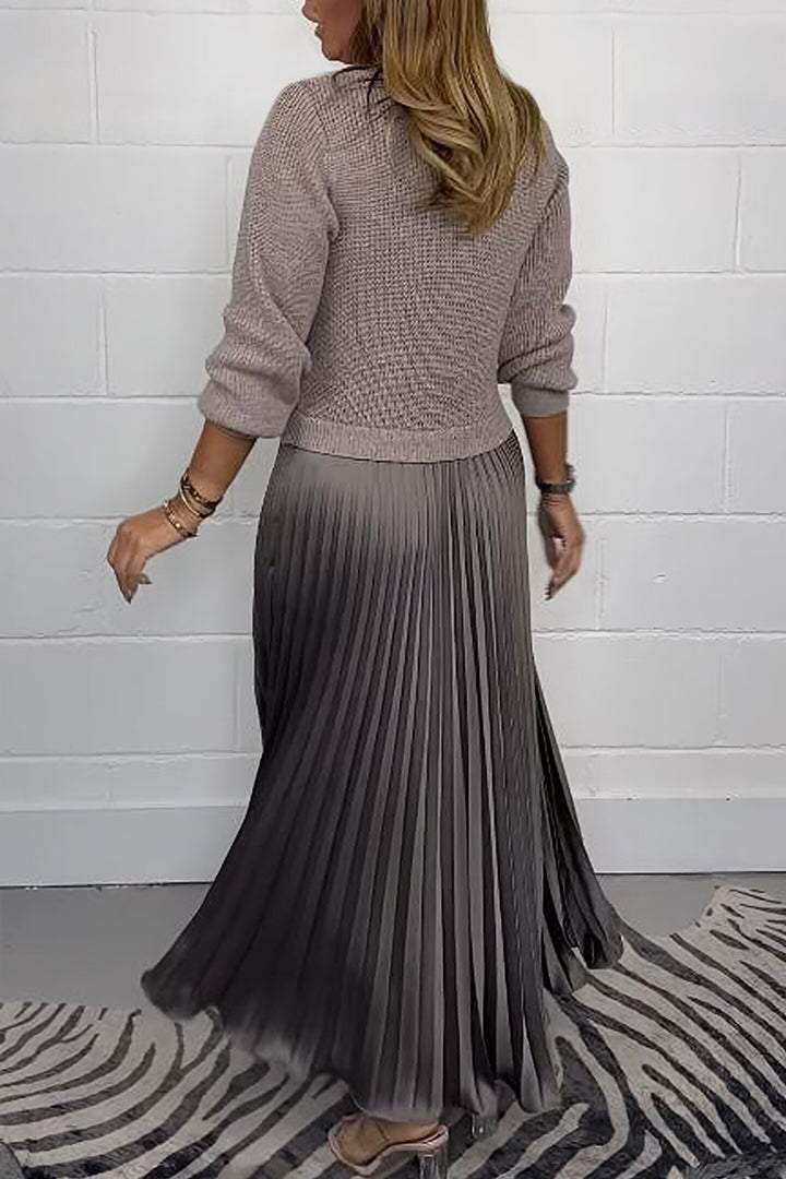 Claudia | Abito lungo con maglione e gonna plissettata