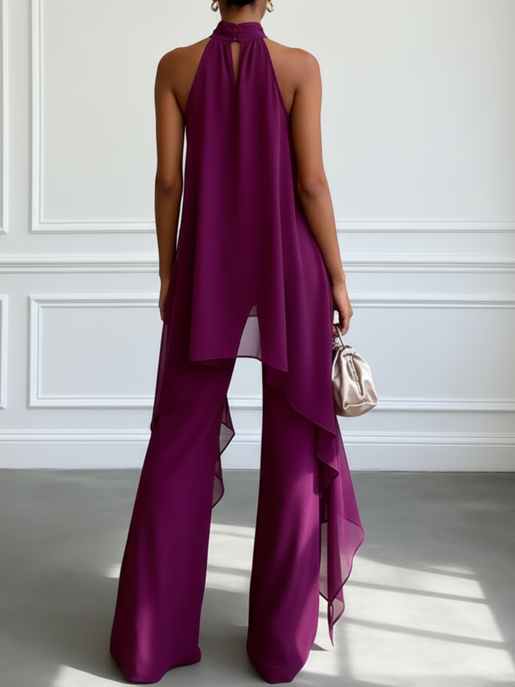 Completo due pezzi viola: top elegante senza maniche con scollo a halter e pantaloni