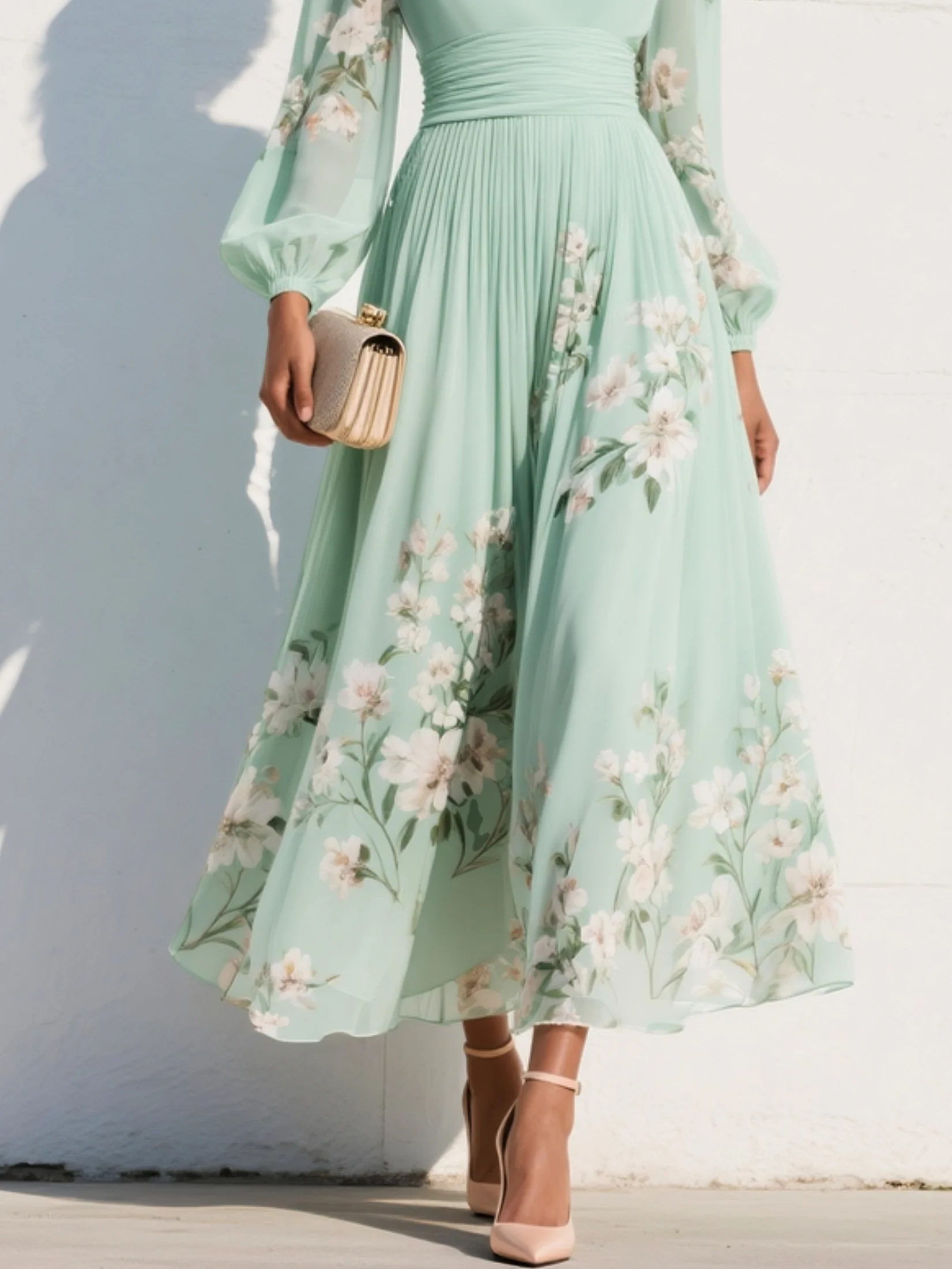 Vestito maxi in chiffon plissettato verde menta con stampa floreale per donna