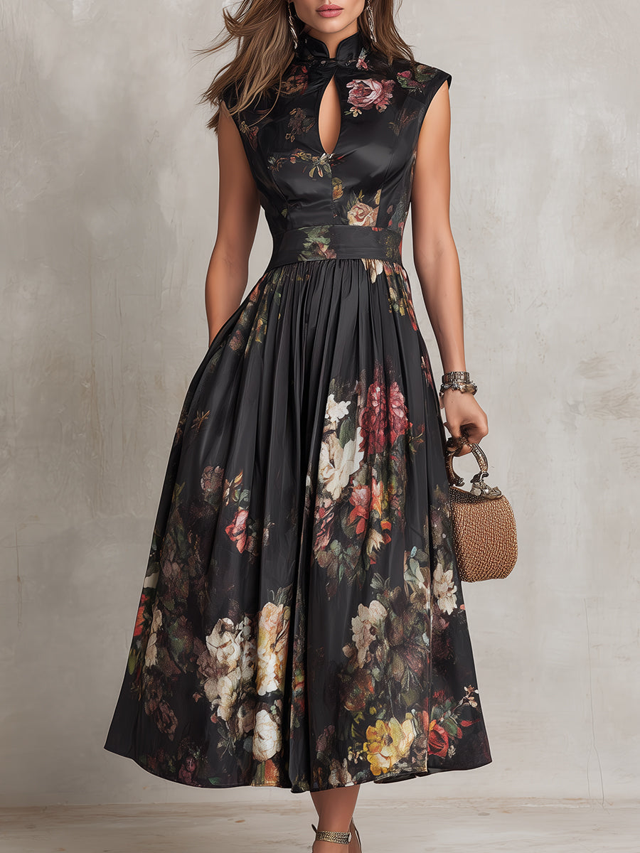 Vestito midi in satin nero con pieghe, stampa floreale e scollo a chiave