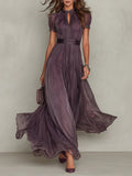 Abito lungo in chiffon viola con scollatura a chiave e bordo in pizzo