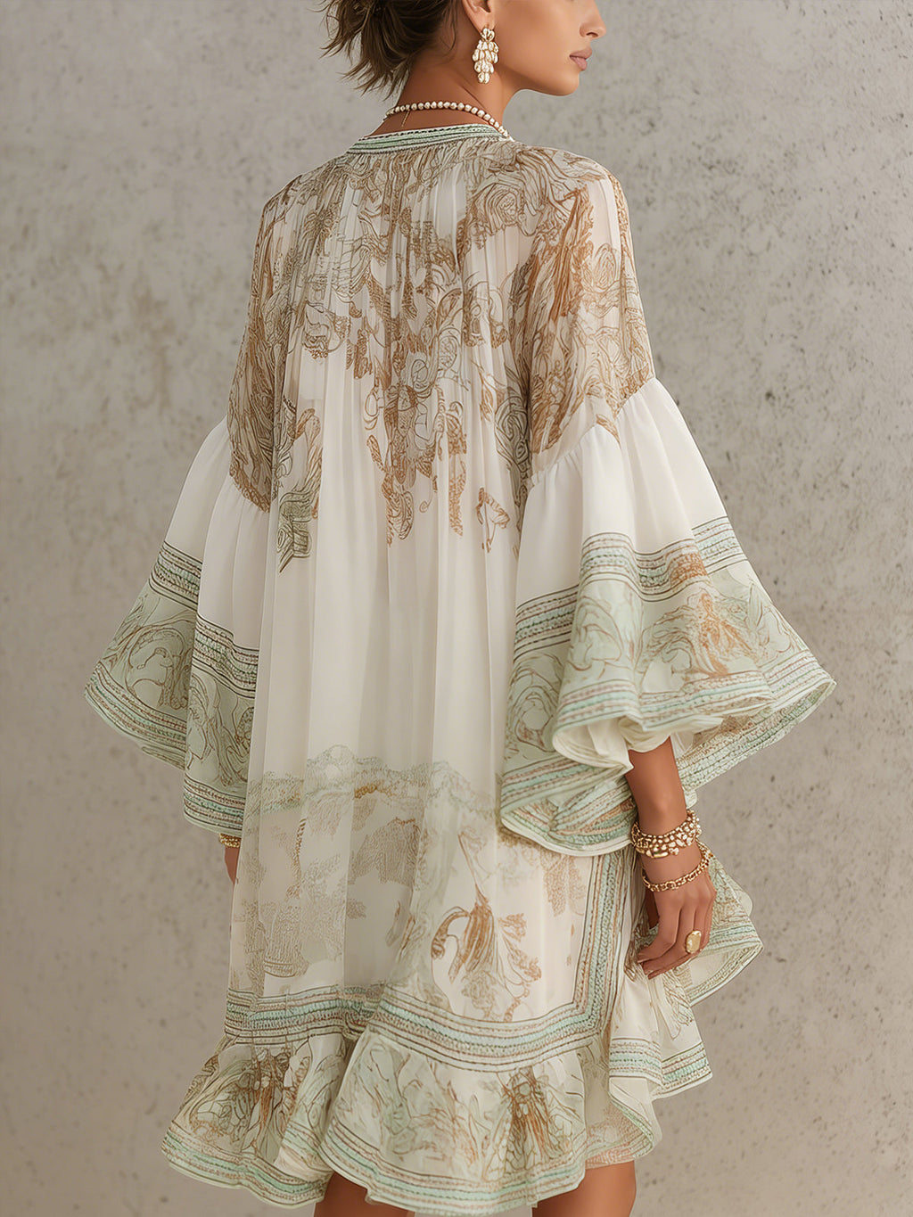 Vestito corto in chiffon con stampa verde, orlo a volant e maniche a volant