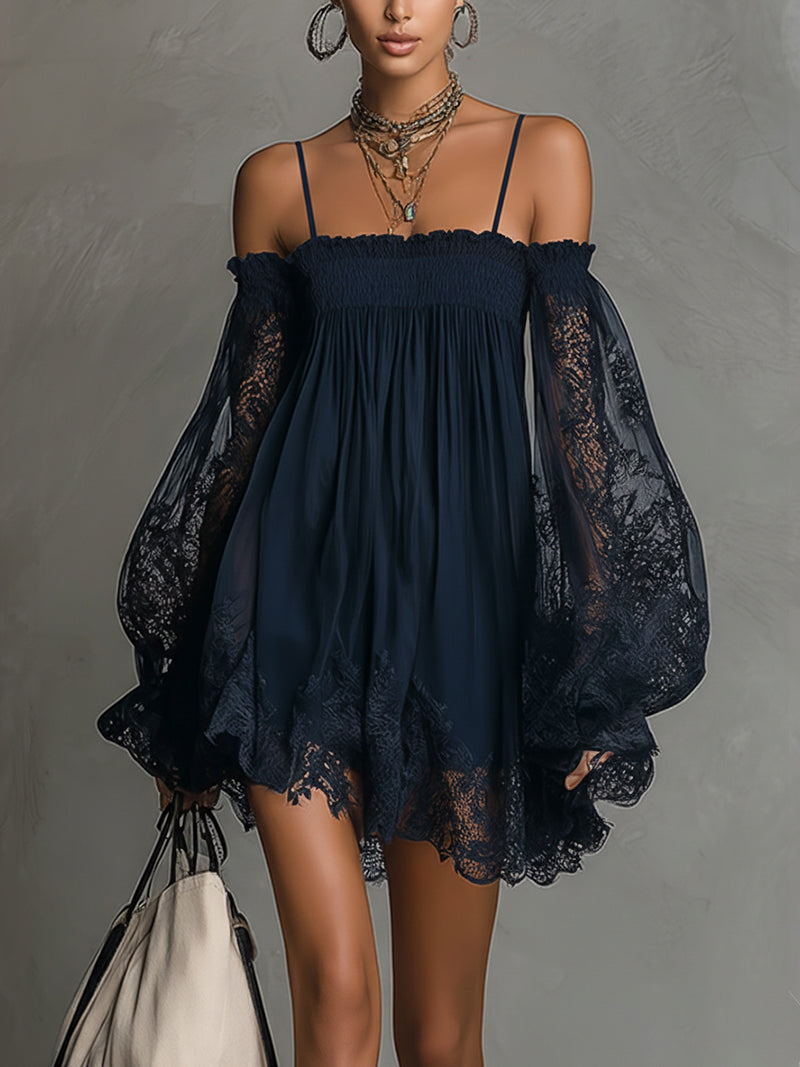 Noemi | vestito mini in chiffon blu navy con scollatura a spalle scoperte, bordo in pizzo e maniche trasparenti