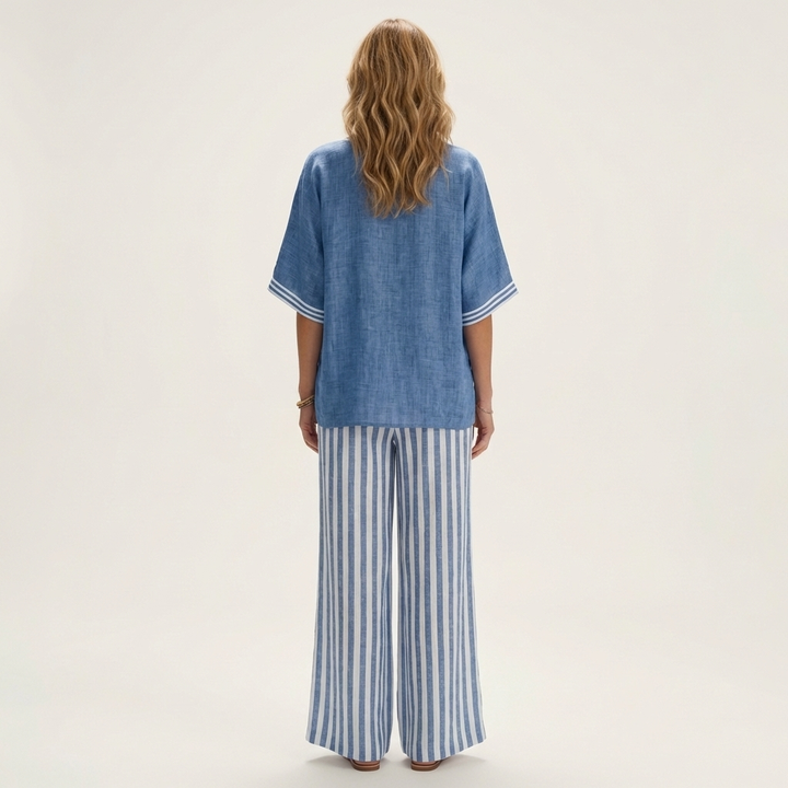 Juliana | Top con scollo a V in stile varsity e set composto da pantaloni a gamba larga a righe